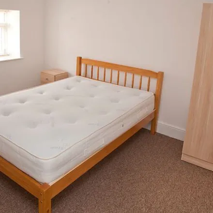 Rent this 3 bed apartment on Savages Farm in High Street, Bassingham
