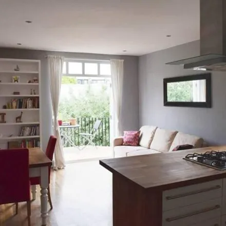 Rent this 1 bed apartment on Bikehangar 559 in Weir Road, London