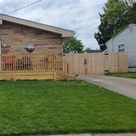 Buy this 3 bed house on 2930 Stockton Street in Akron, OH 44314