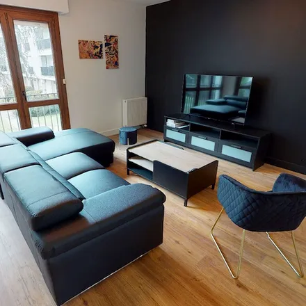 Rent this 5 bed apartment on Rue de la Colonne in 33520 Bruges, France