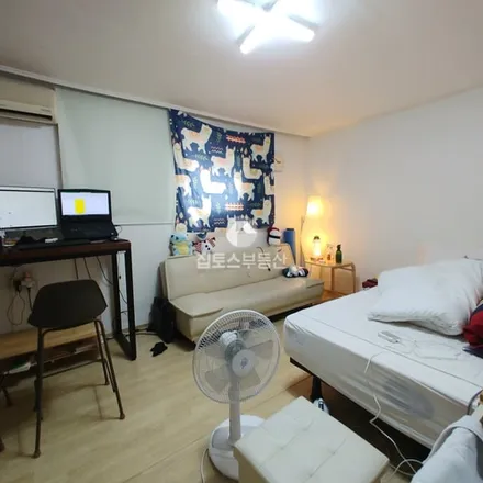 Rent this 2 bed apartment on 서울특별시 강남구 역삼동 656-6