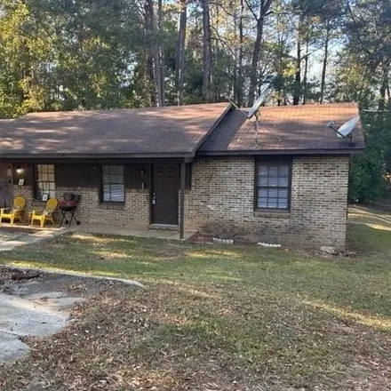 Buy this studio house on 1744 12th Place South in Phenix City, AL 36867