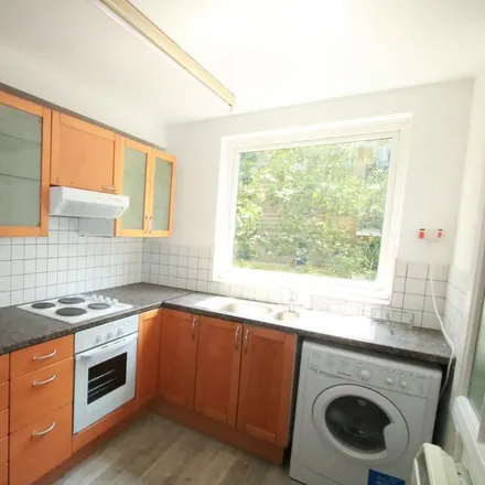 Rent this 1 bed apartment on 12 Tavistock Road in London, CR0 2AN