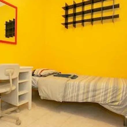 Image 8 - Fico d'India, Via Ruggero Bonghi, 20136 Milan MI, Italy - Apartment for rent