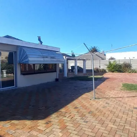 Rent this 3 bed apartment on Engen in Ottery Road, Cape Town Ward 63
