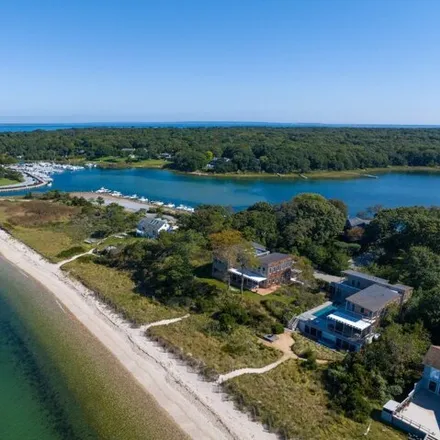 Rent this 5 bed house on 32 Bay Inlet Road in East Hampton, Springs