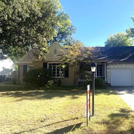 Rent this 4 bed house on 2520 East 25th Place in Tulsa, OK 74114