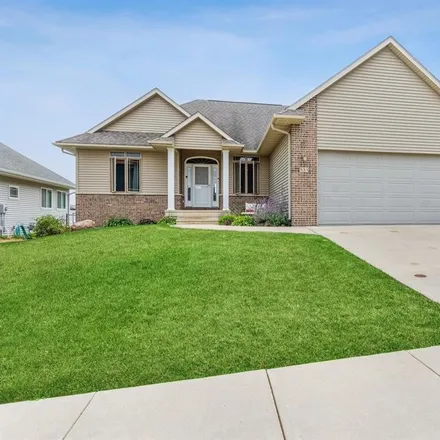 Buy this 4 bed house on 501 Rosedale Drive in Center Point, IA 52213