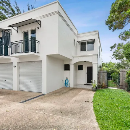 Rent this 3 bed townhouse on 15-19 Thomas Street in Cairns North QLD 4870, Australia