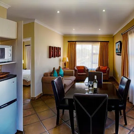 Image 5 - A Seaside Stay, Marshall Road, Nelson Mandela Bay Ward 2, Gqeberha, 6006, South Africa - Apartment for rent