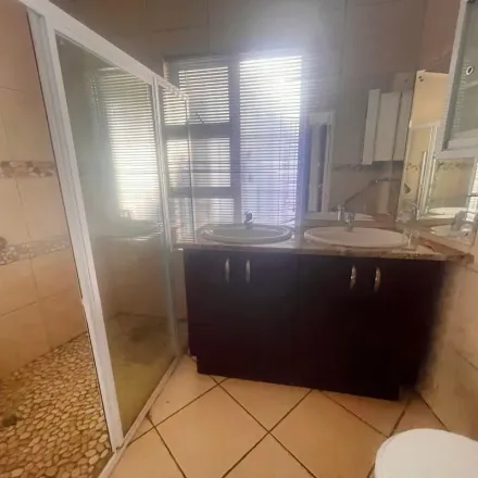 Rent this 5 bed apartment on Cross Street in Glenhazel, Johannesburg
