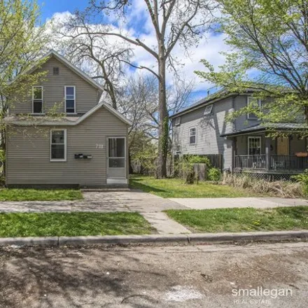 Buy this studio house on Cass Alley Southeast in Grand Rapids, MI 49501
