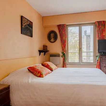 Rent this 3 bed apartment on 213 Avenue de Versailles in 75016 Paris, France