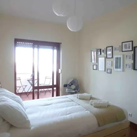 Rent this 7 bed room on Dance Spot in Rua Marquês de Fronteira 76A, 1070-294 Lisbon