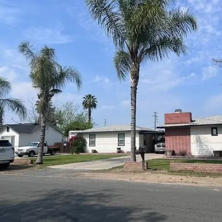 Buy this 3 bed house on 257 North Lotas Street in Porterville, CA 93257