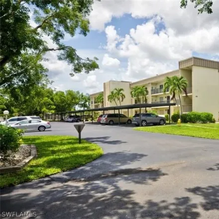 Buy this 1 bed condo on 2111 Barkeley Ln Apt 6 in Fort Myers, Florida