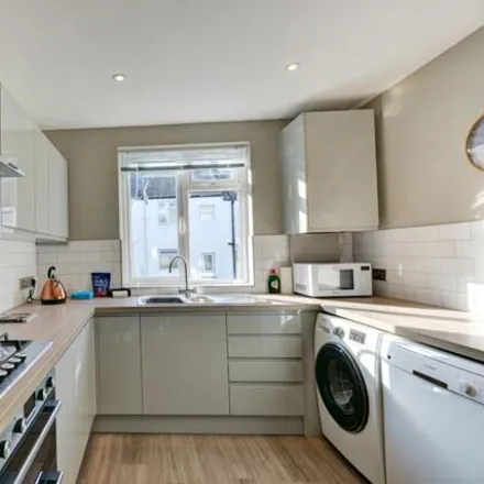 Image 2 - 18 Southampton Street, Brighton, BN2 9UT, United Kingdom - Townhouse for rent