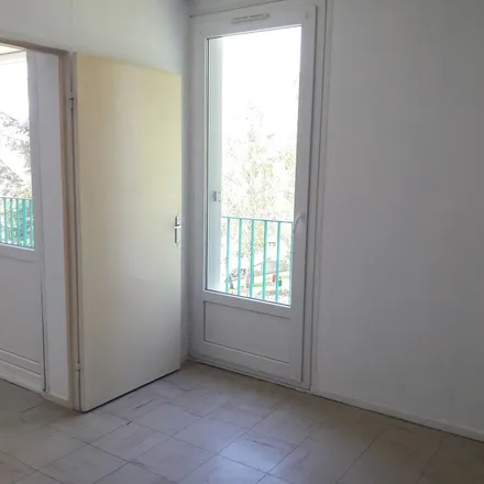 Rent this 2 bed apartment on 21 Rue Diderot in 21500 Montbard, France