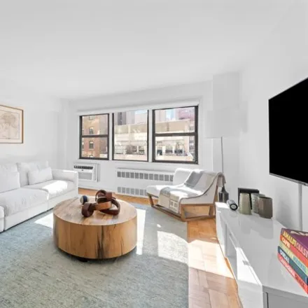 Image 1 - 205 East 77th Street, New York, NY 10075, USA - Apartment for sale