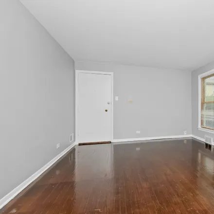 Image 8 - 1518 W 99th St, Unit Multi - Apartment for rent