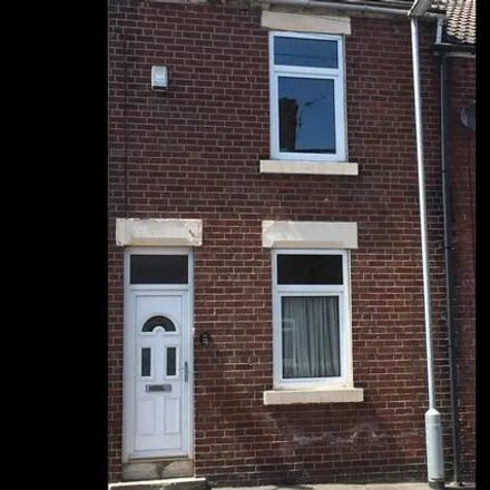 Rent this 2 bed townhouse on North Street in Rawmarsh, S62 5NJ