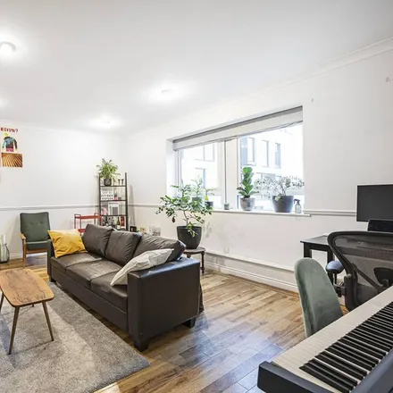 Rent this 2 bed apartment on 10-11 Charterhouse Square in London, EC1M 6EH