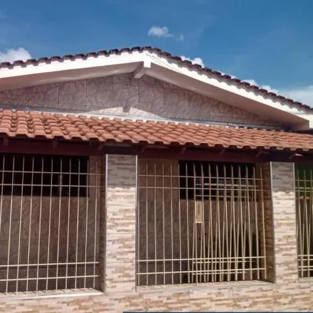 Buy this 3 bed house on Emporium Da Thais in Rua Prudente Moraes, Guaranésia - MG