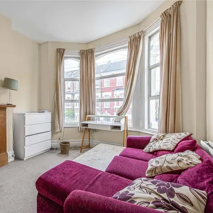 Rent this 2 bed apartment on Bikehangar 098 in Mayflower Road, Stockwell Park