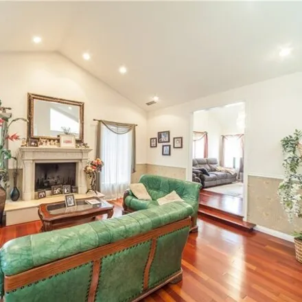 Image 3 - 15155 Otsego Street, Los Angeles, CA 91403, USA - House for sale