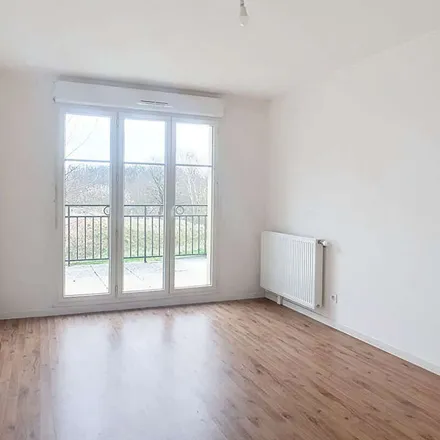 Image 3 - Rue Charles Corbeau, 27000 Évreux, France - Apartment for rent