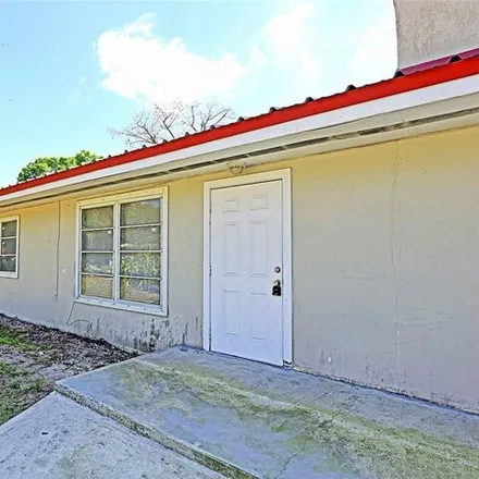 Image 3 - 2354 South Street, Fort Myers, FL 33901, USA - House for rent