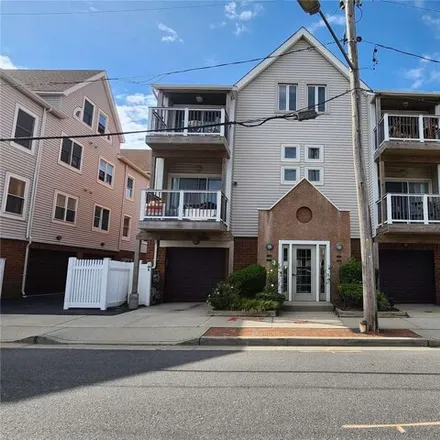 Rent this 3 bed townhouse on 71 Pacific Boulevard in City of Long Beach, NY 11561