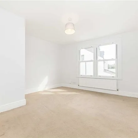 Image 6 - Elmtree Road, London, TW11 8SS, United Kingdom - Apartment for rent