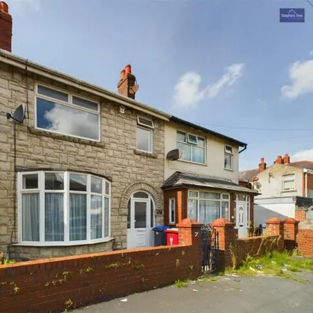 Buy this 3 bed townhouse on Oak Avenue in Blackpool, FY4 3EQ