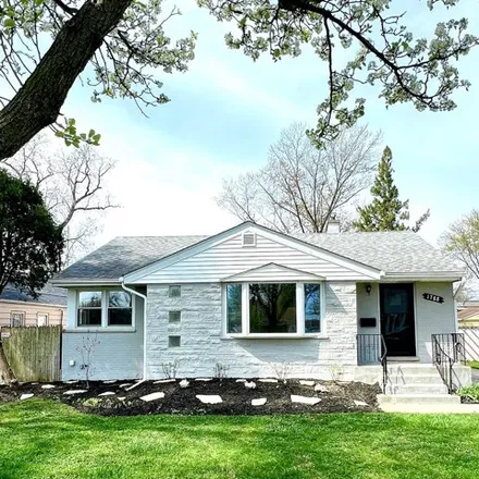 Buy this 3 bed house on 1434 Everett Avenue in Riverview, Des Plaines