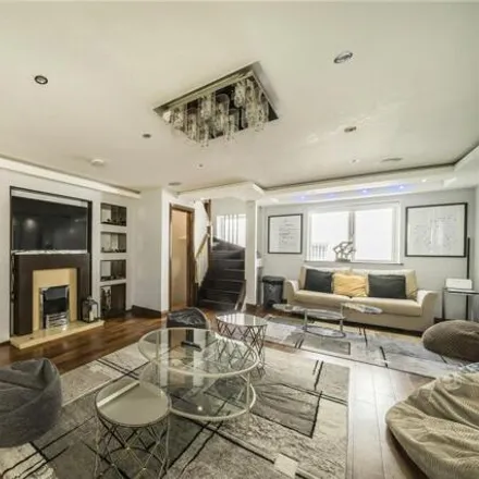 Rent this 4 bed house on 7 Stanhope Terrace in London, W2 2UA