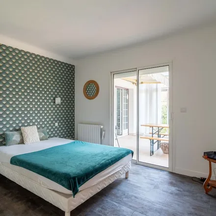 Rent this 3 bed house on Centre d'incendie et de secours de Parentis-en-Born in Rue du Château d'Eau, 40160 Parentis-en-Born