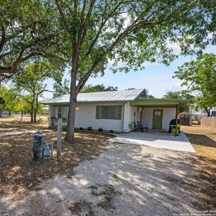 Image 2 - 406 Hackberry Street, Bandera, TX 78003, USA - House for sale