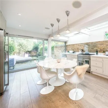 Image 2 - 37 White Hart Lane, London, SW13 0PU, United Kingdom - Townhouse for sale