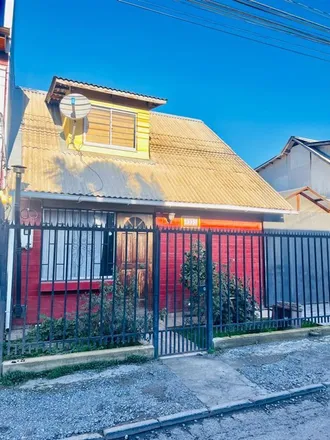 Rent this 3 bed house on Persa CREA in Avenida Bernardo O'Higgins, 346 1761 Talca