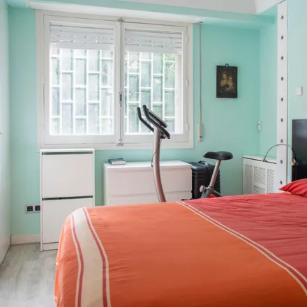 Rent this 5 bed room on Avenida de Bruselas in 72, 28028 Madrid
