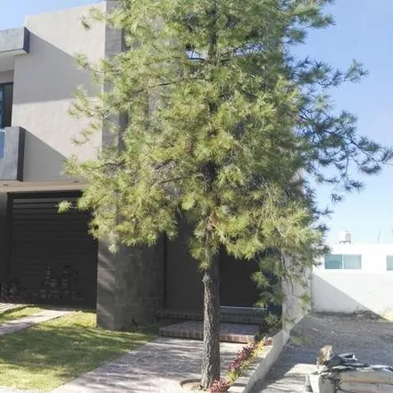Rent this studio house on Calle de la Campiña 128 in La Campiña, 37290 León