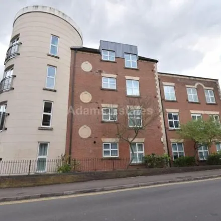 Rent this 2 bed room on Compass House in 1-18 South Street, Katesgrove