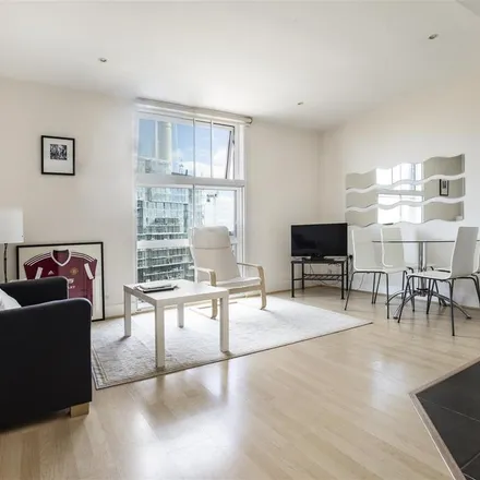 Rent this 1 bed apartment on Warwick Building in 366 Queenstown Road, London