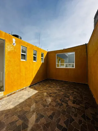 Buy this studio house on Calle Jacarandas in 90556 Apizaco, TLA