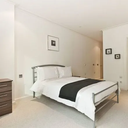 Image 7 - Goodman, 3 South Quay Square, Canary Wharf, London, E14 9RU, United Kingdom - Apartment for rent