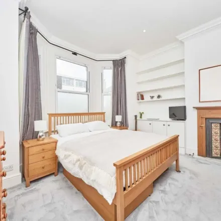 Image 3 - Cautley Avenue, London, SW4 9HX, United Kingdom - Apartment for rent
