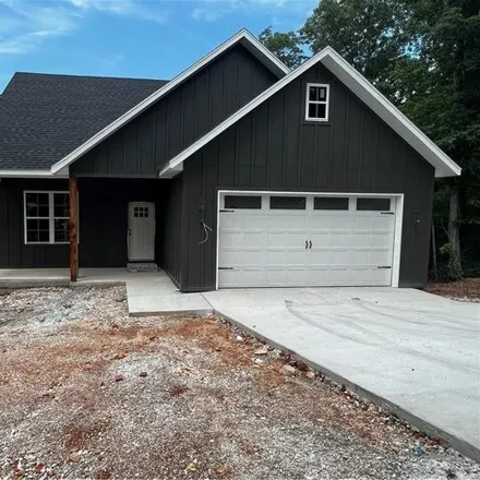 Buy this 3 bed house on 24 Chudleigh Lane in Bella Vista, AR 72714