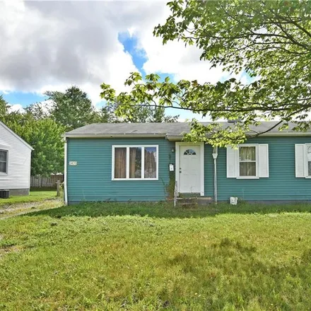 Buy this 3 bed house on 2469 Spruce Street in Trumbull County, OH 44420