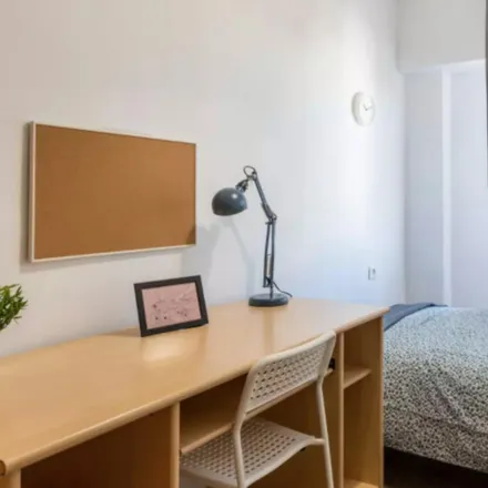 Rent this 5 bed room on Carrer de la Serra de Corbera in 4, 46019 Valencia